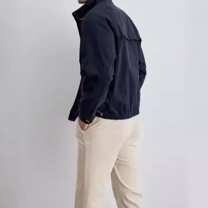 Herren Kurzblouson im Military-Style aus technischem Baumwollmischgewebe mit Stehkragen und verdeckter Reißverschlussblende Shop Nory