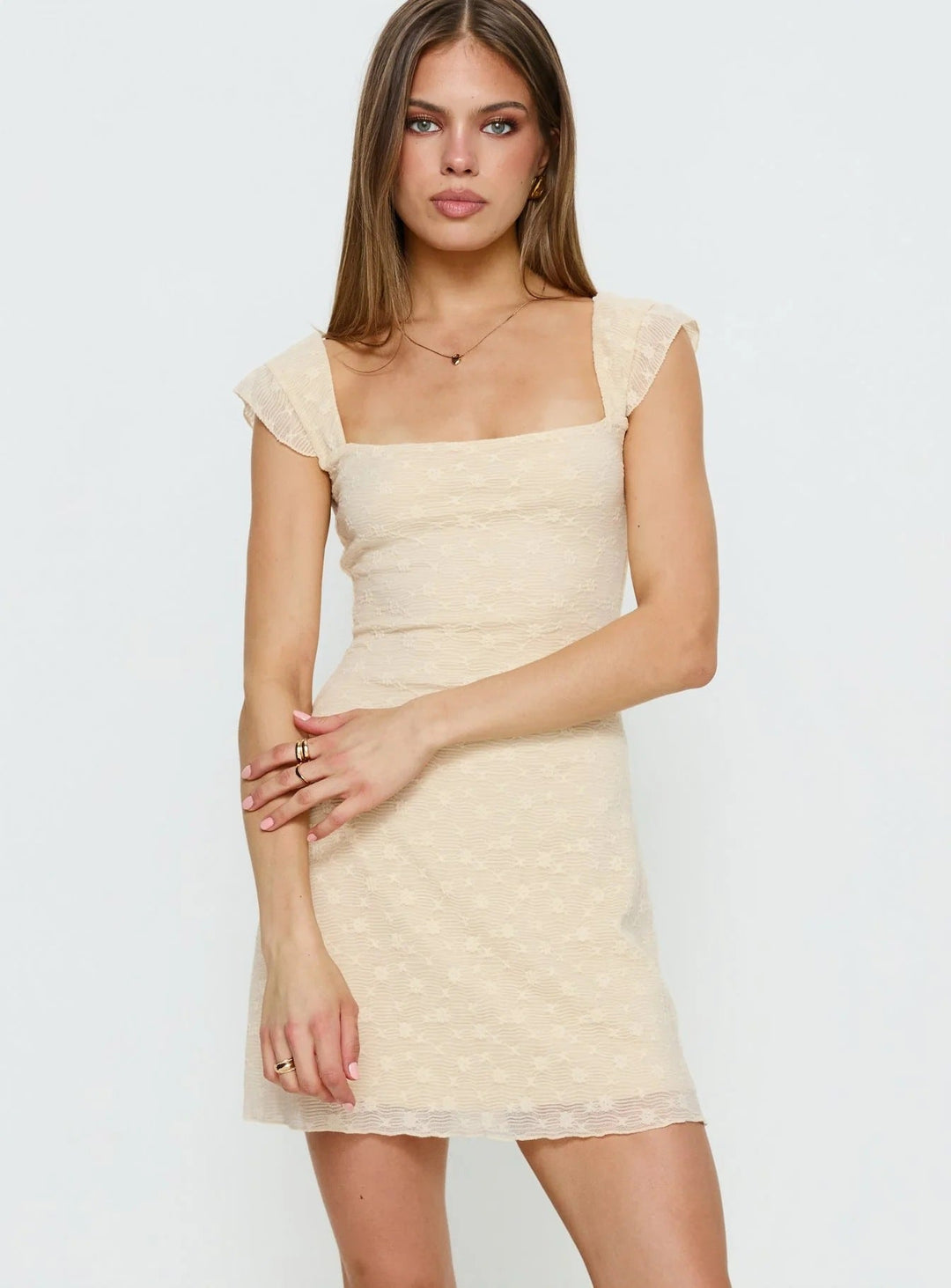 Damen Mini-Rockkleid mit quadratischem Ausschnitt und zarten Spitzenakzenten Shopnory