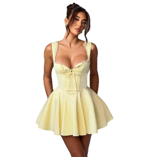 Damen verspieltes Minikleid mit raffiniertem V-Ausschnitt und süßen Rüschendetails