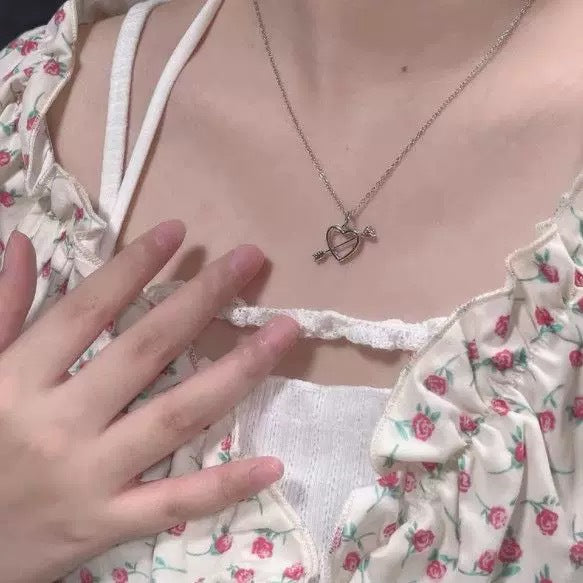 Damen Halskette mit stilvollem Herzanhänger und funkelnden Zirkonia Shop Nory