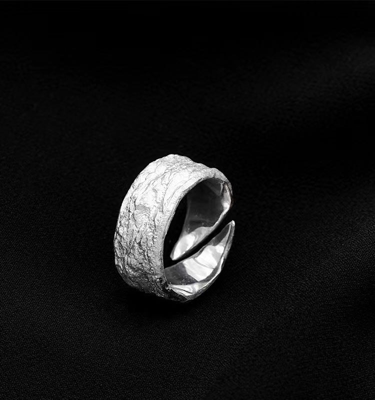 Damenring mit strukturiertem Design aus hochwertigem Metall Shop Nory