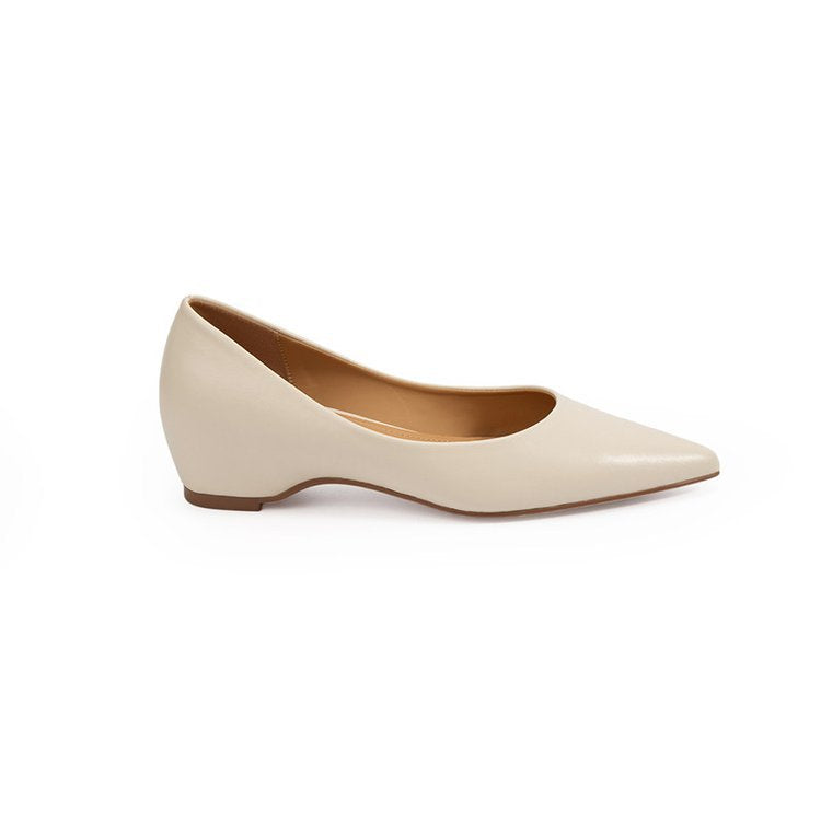 Damen Minimalistische spitze Ballerina‑Pumps mit kleinem Keilabsatz und ergonomischem Fußbett Shop Nory