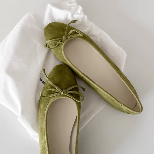 Damen Ballerinas mit zartem Schleifen-Detail und hochwertigem Wildleder