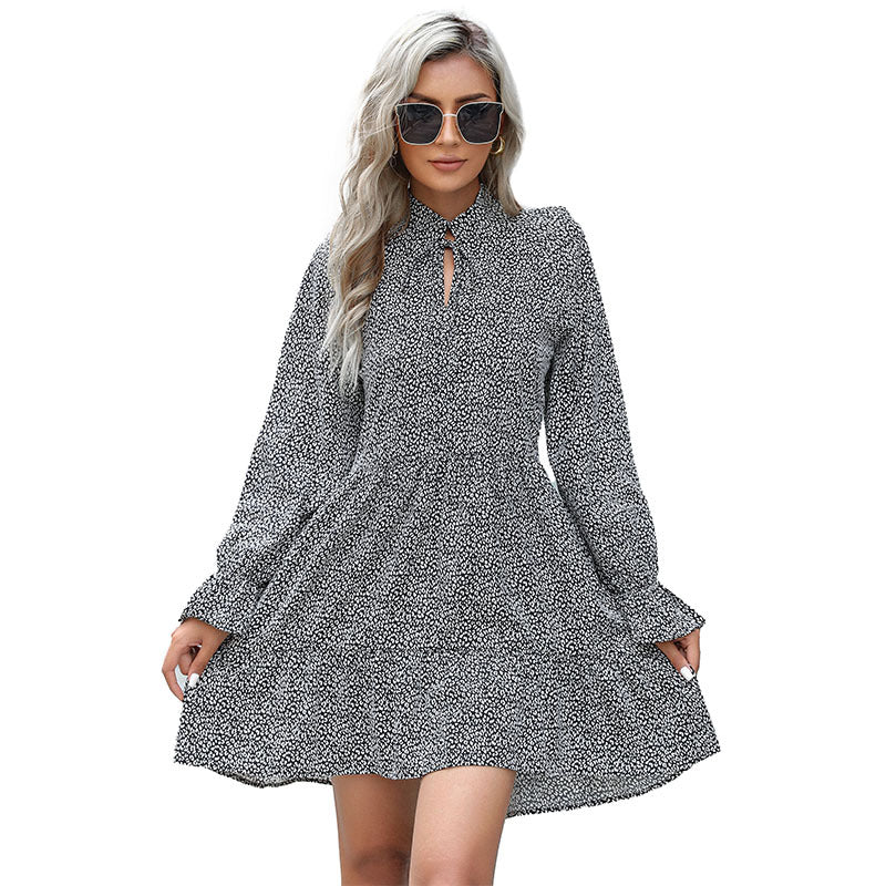 Damen Hemdblusenkleid mit Bindekragen, Stufenrock und langen Glockenärmeln Shop Nory