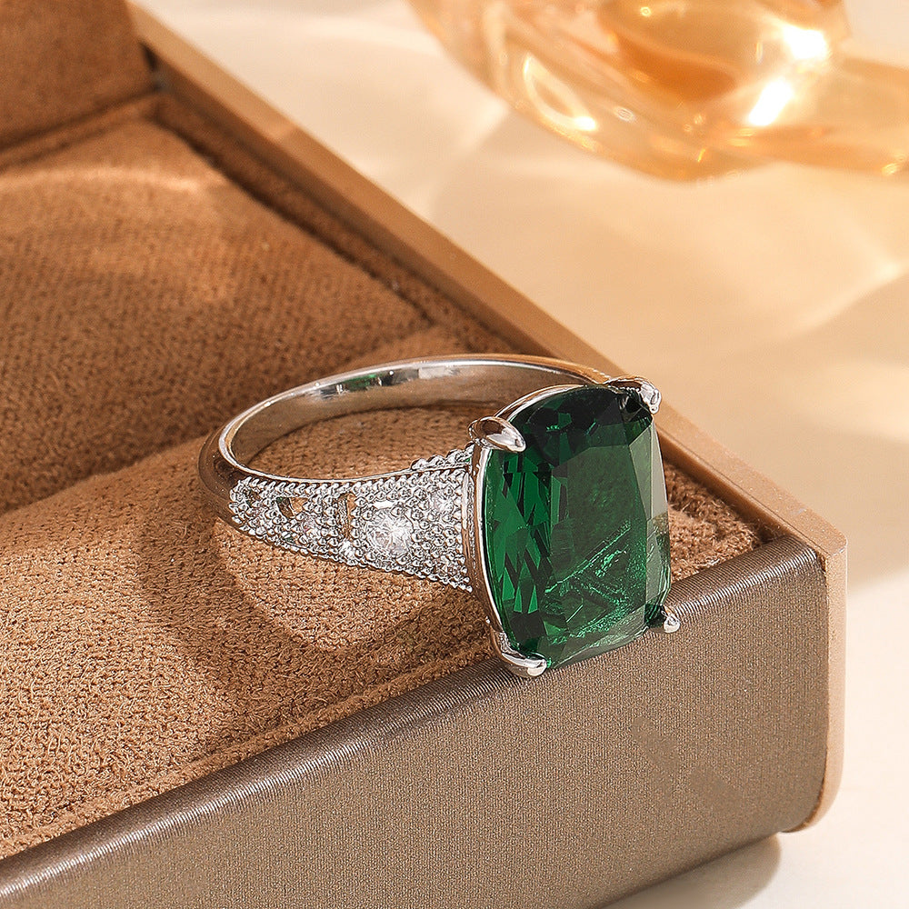 Damen Eleganter Ring mit grünem Edelstein Shop Nory