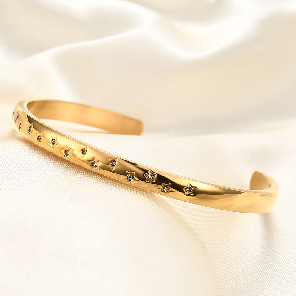 Damen Armreif mit funkelnden Sternen und elegantem Design Shop Nory
