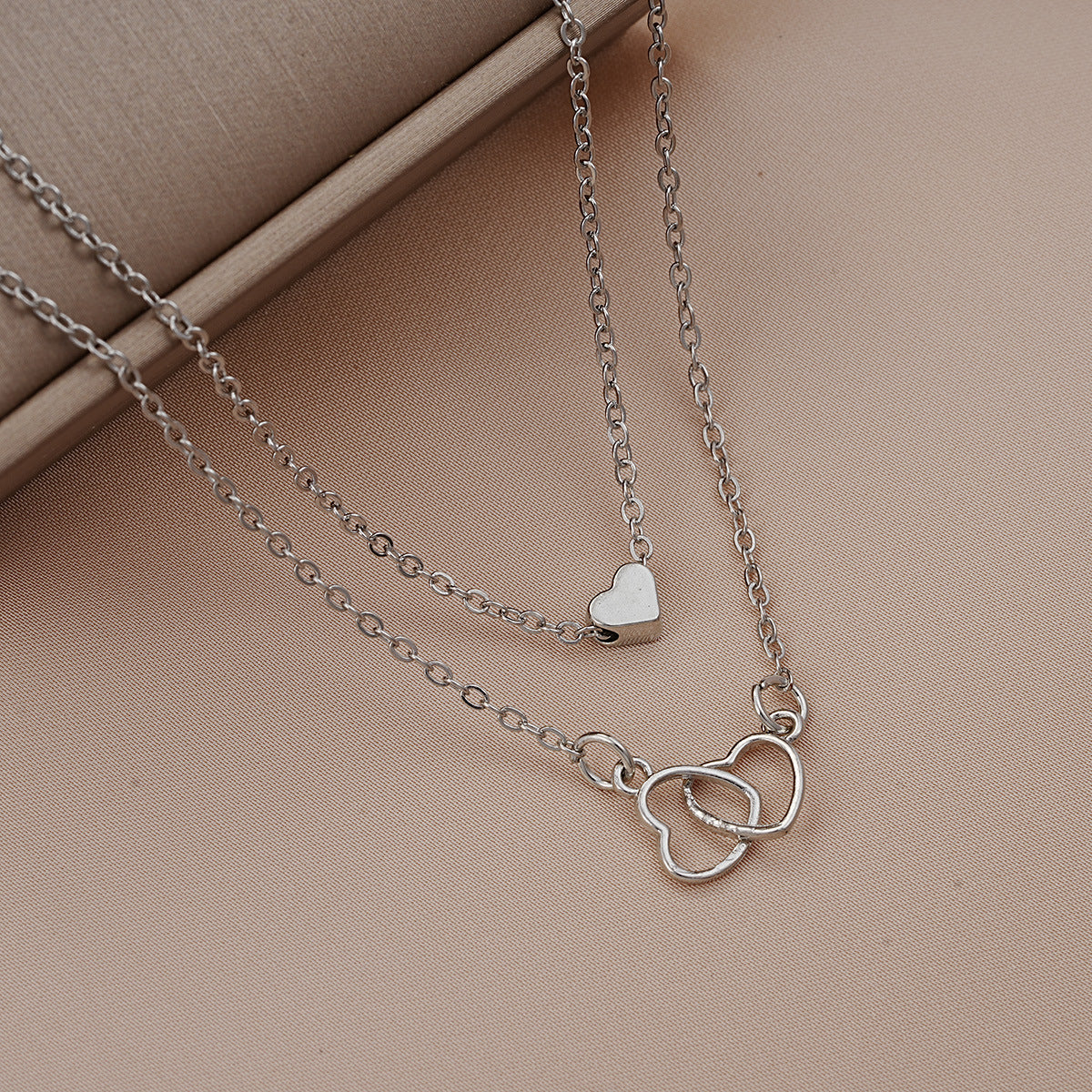 Damen Halsketten-Set mit verspieltem Herzdesign und filigranen Ketten Shop Nory