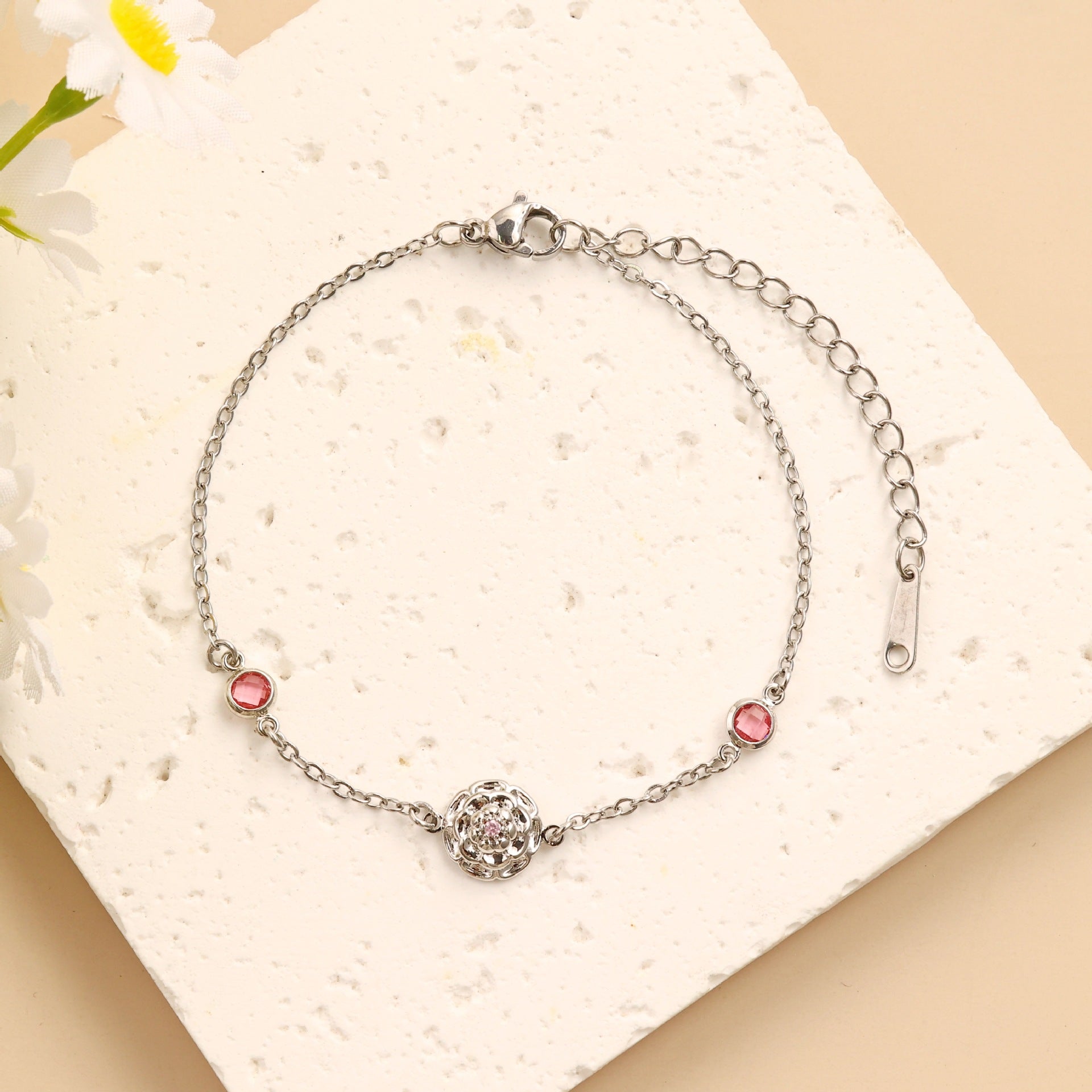 Damen filigranes Armband mit floralem Design Shop Nory