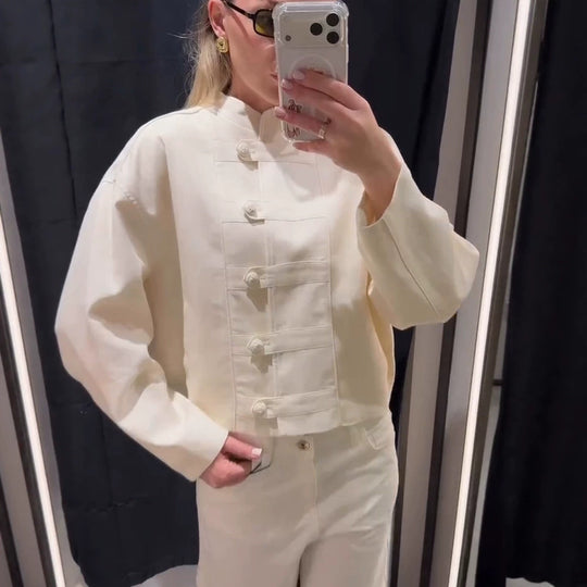 Damen Kurze Boxy-Jacke mit Mandarinkragen und dekorativer Knotenknopfleiste Shop Nory