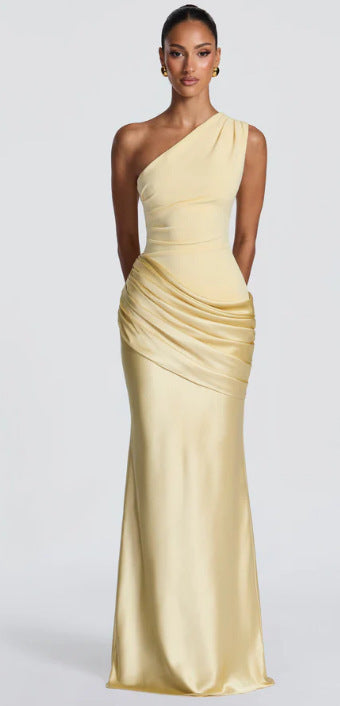 Damen Elegantes One-Shoulder Maxikleid mit raffinierten Drapierungsdetails