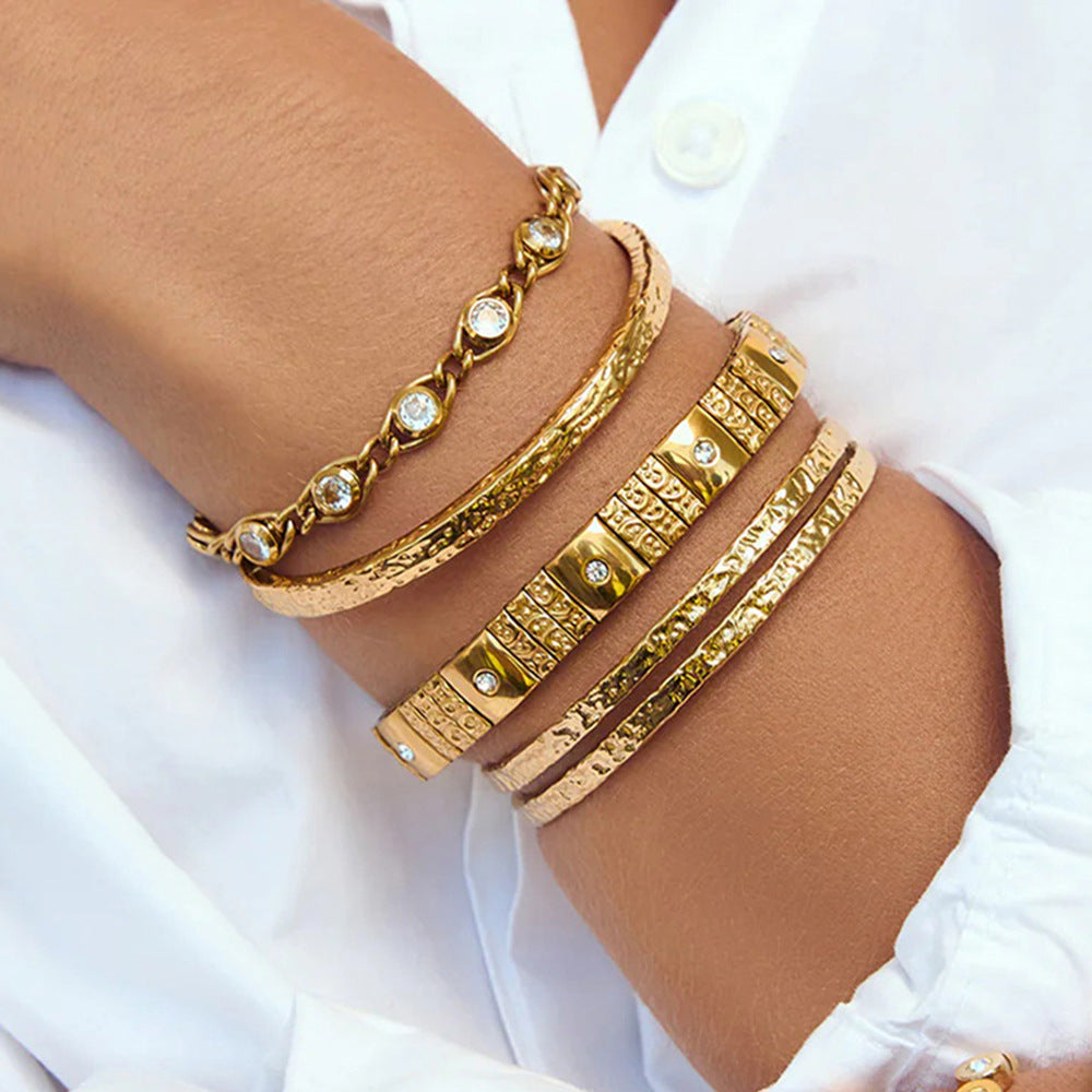 Damen Offenes Armband mit kunstvollem Strukturdesign aus hochwertigem Edelstahl Shop Nory