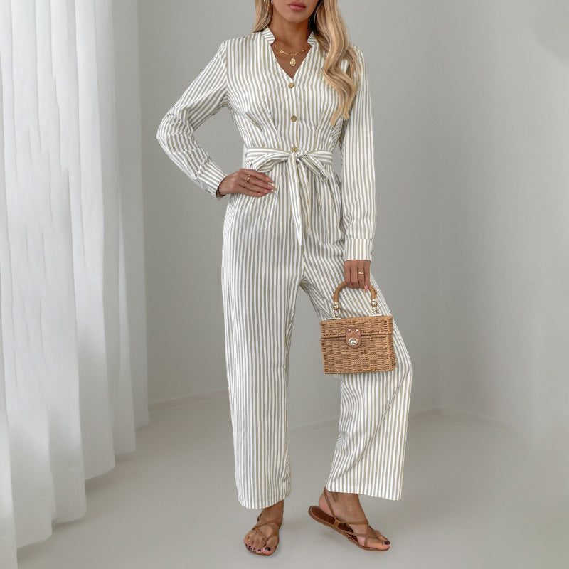 Damen Eleganter Jumpsuit mit schmalem Gürtel und Knopfdetails