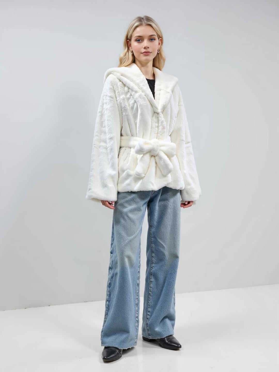 Damen Kuschelige Kunstfell-Kurzjacke mit Schalkapuze und Schleifen-Taillengürtel Shop Nory