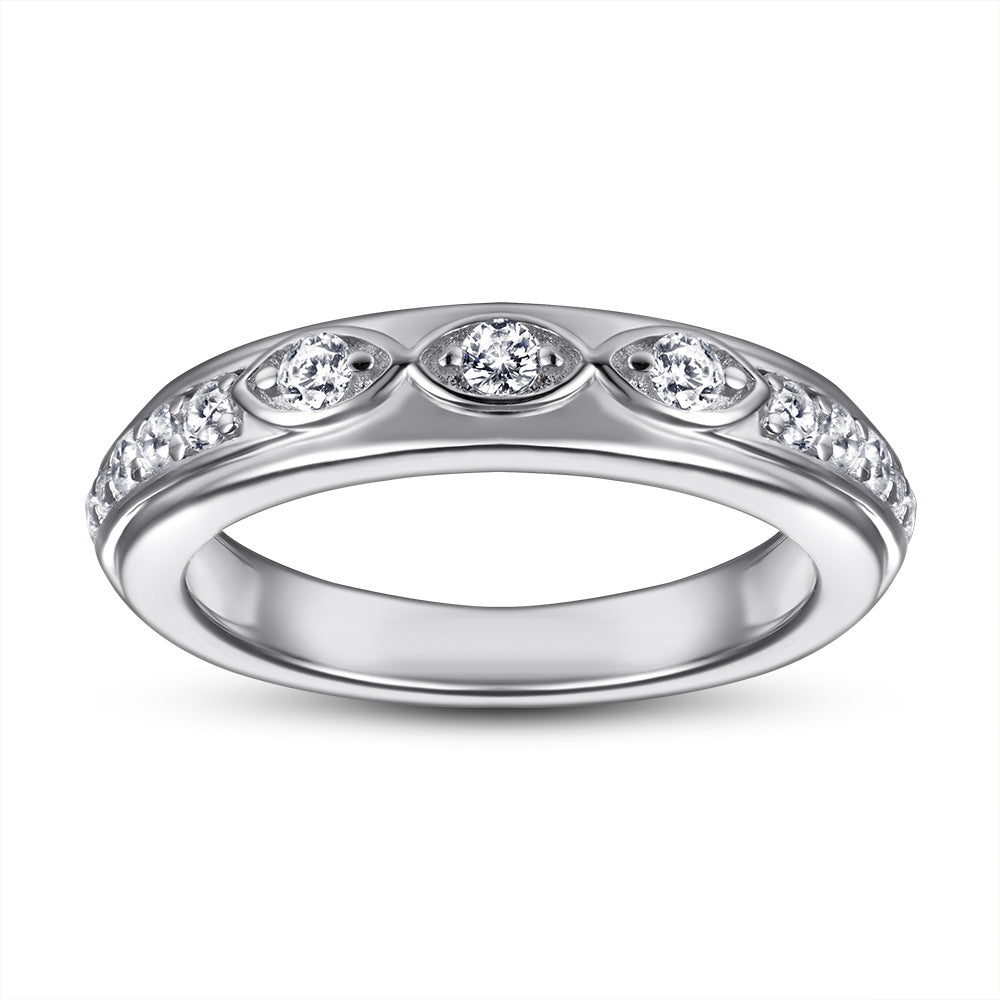Damen Verlobungsring mit hochglänzendem, rechteckigem Edelstein und kunstvollen Zirkonia-Details Shop Nory