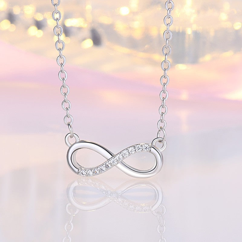 Damen Halskette mit elegantem Rosenanhänger und funkelnden Zirkonia Shop Nory