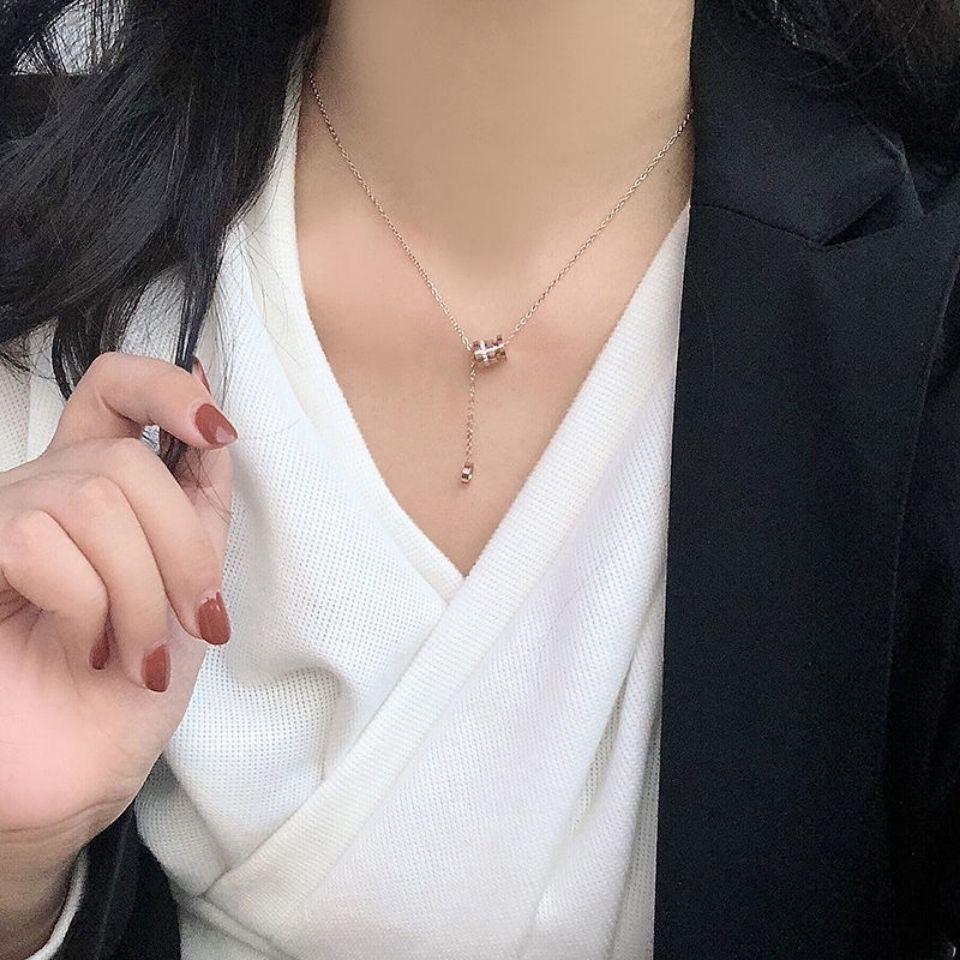 Damen Halskette mit vielschichtigem Anhänger aus Edelstahl und Zirkonia Shop Nory