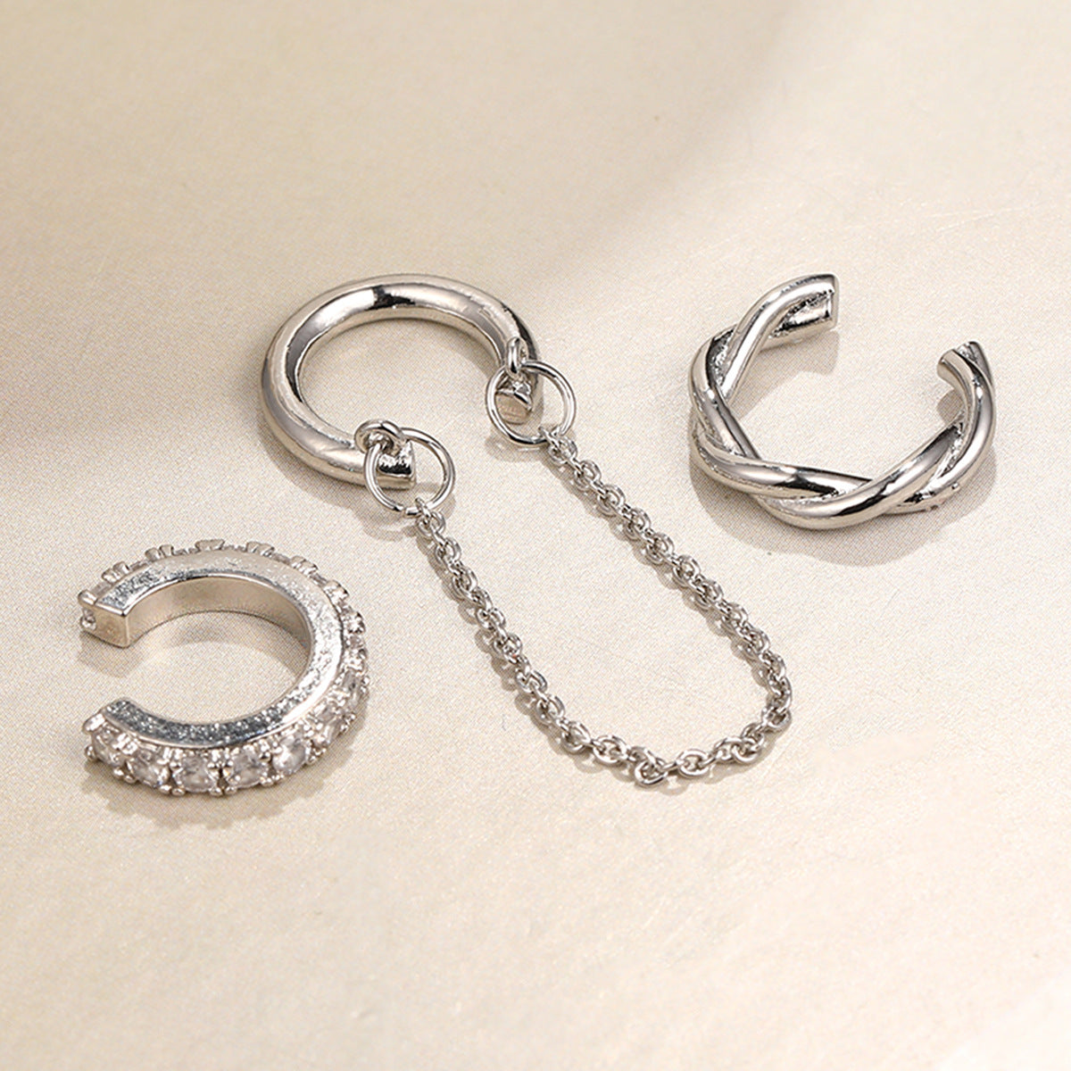 Damen Ohrringe mit modernen, geschwungenen Designs Shop Nory