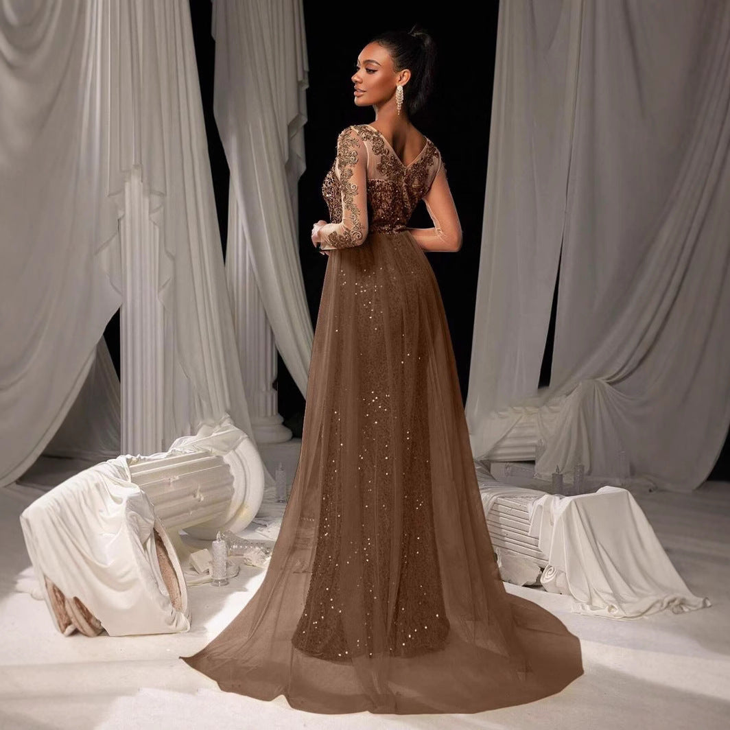 Damen Glamouröses Abendkleid mit schimmerndem Spitzenoberteil und fließendem Tüllumhang