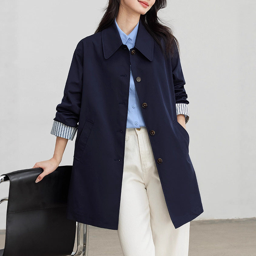 Damen Modische Übergangsjacke mit breitem Kragen und Knopfdetails Shop Nory