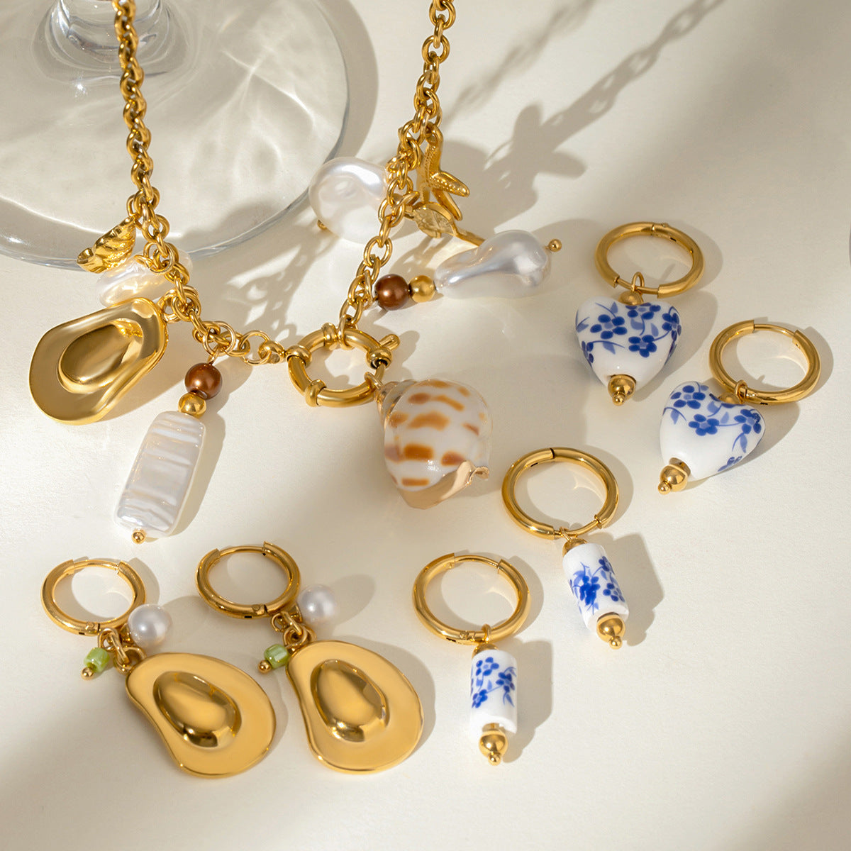 Damen Halskette mit maritimen Charms und hypoallergener Edelstahlverarbeitung Shop Nory