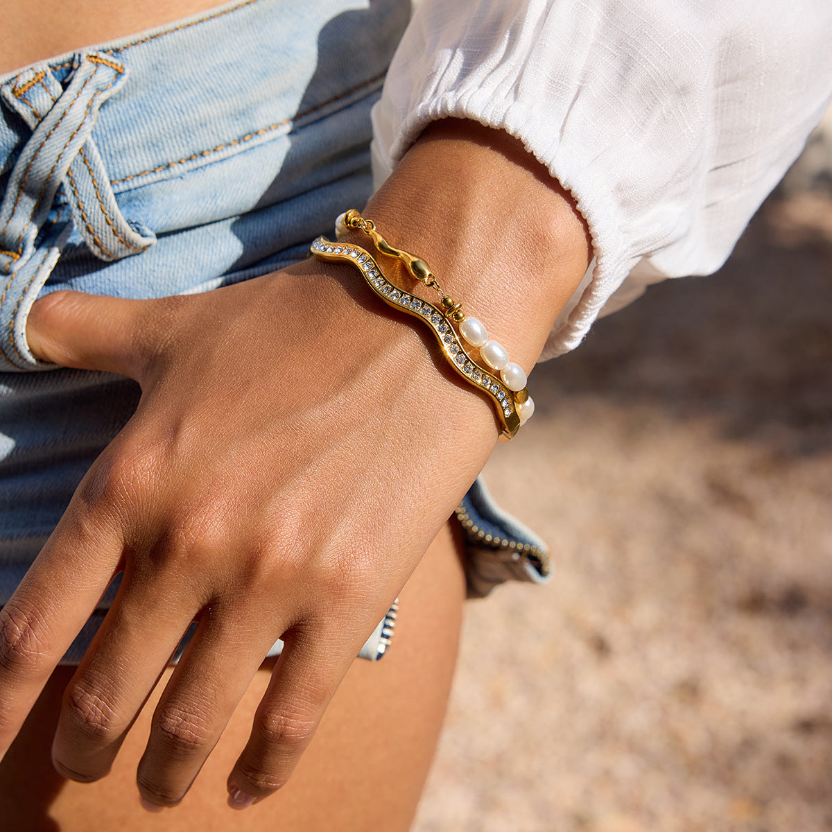 Damen Offenes Armband mit funkelndem Zirkonbesatz und hypoallergenen Eigenschaften Shop Nory