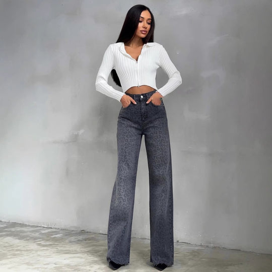 Damen Highwaist Schlagjeans mit dezenter Leo-Print, weitem Bein und rohem Saum Shop Nory