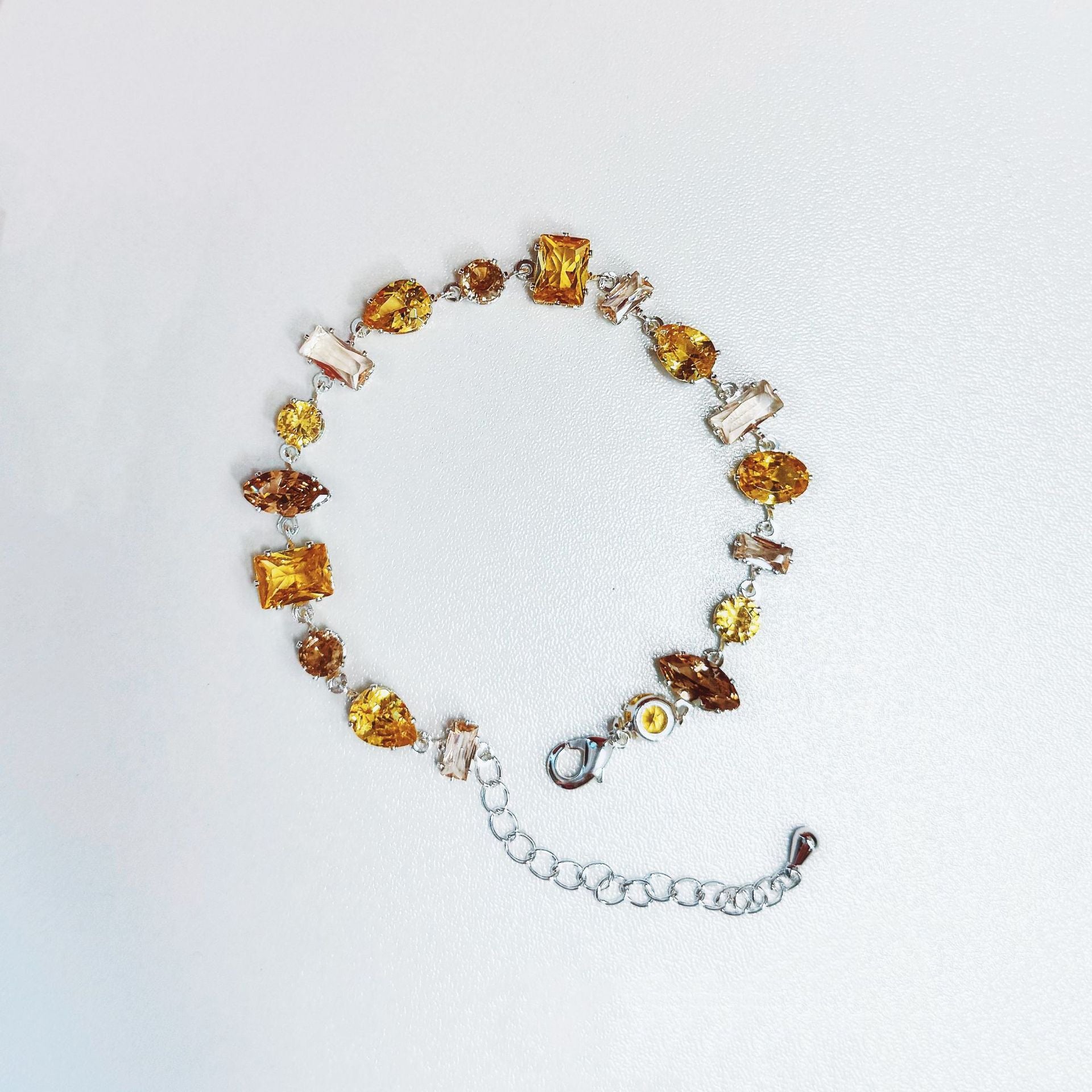 Kristallbesetztes Armband mit Verstellbarer Gliederkette