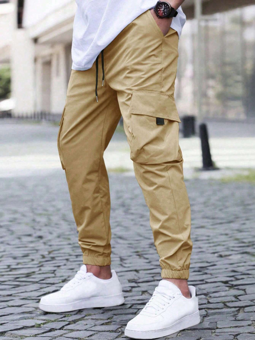 Herren technische Travel-Joggerhose mit integriertem Sicherheitsfach elastischem Tunnelzugbund und wasserabweisender Beschichtung Shop Nory