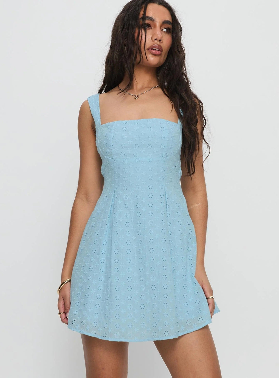 Damen Sommerliches Minikleid mit zauberhaftem Blütenmuster und verstellbaren Trägern