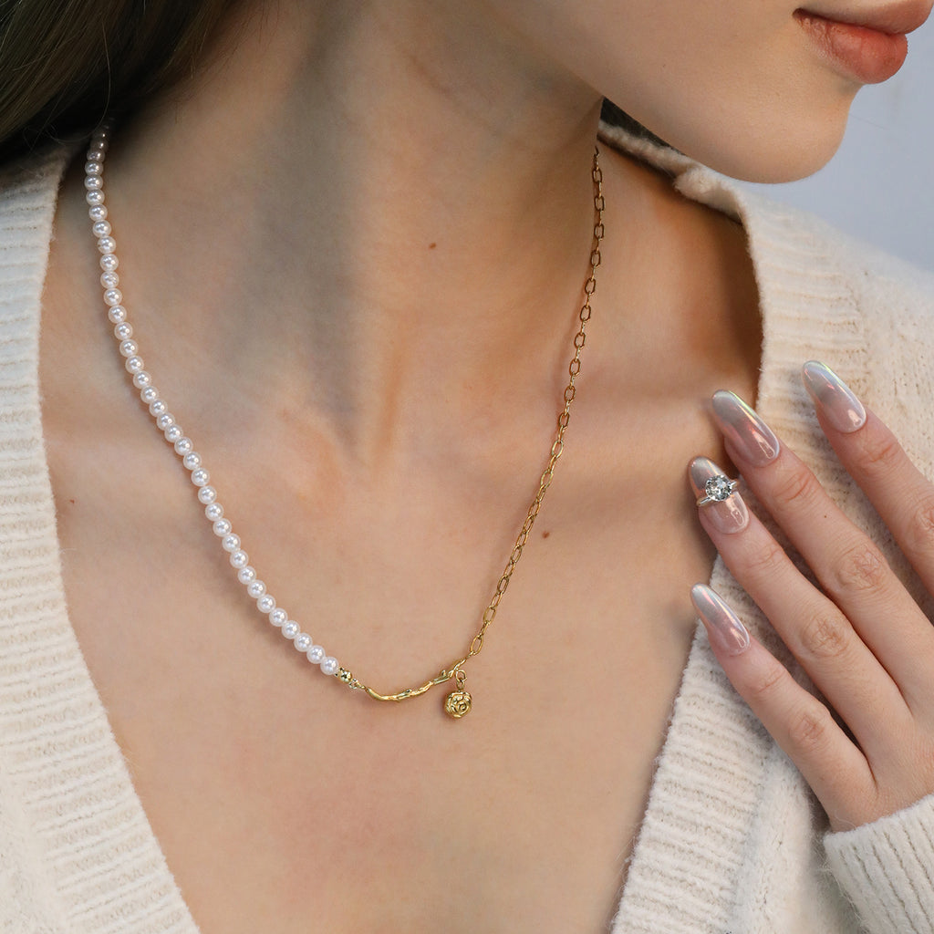 Damen Halskette mit luxuriösen Perlen und goldbeschichtetem Anhänger Shop Nory
