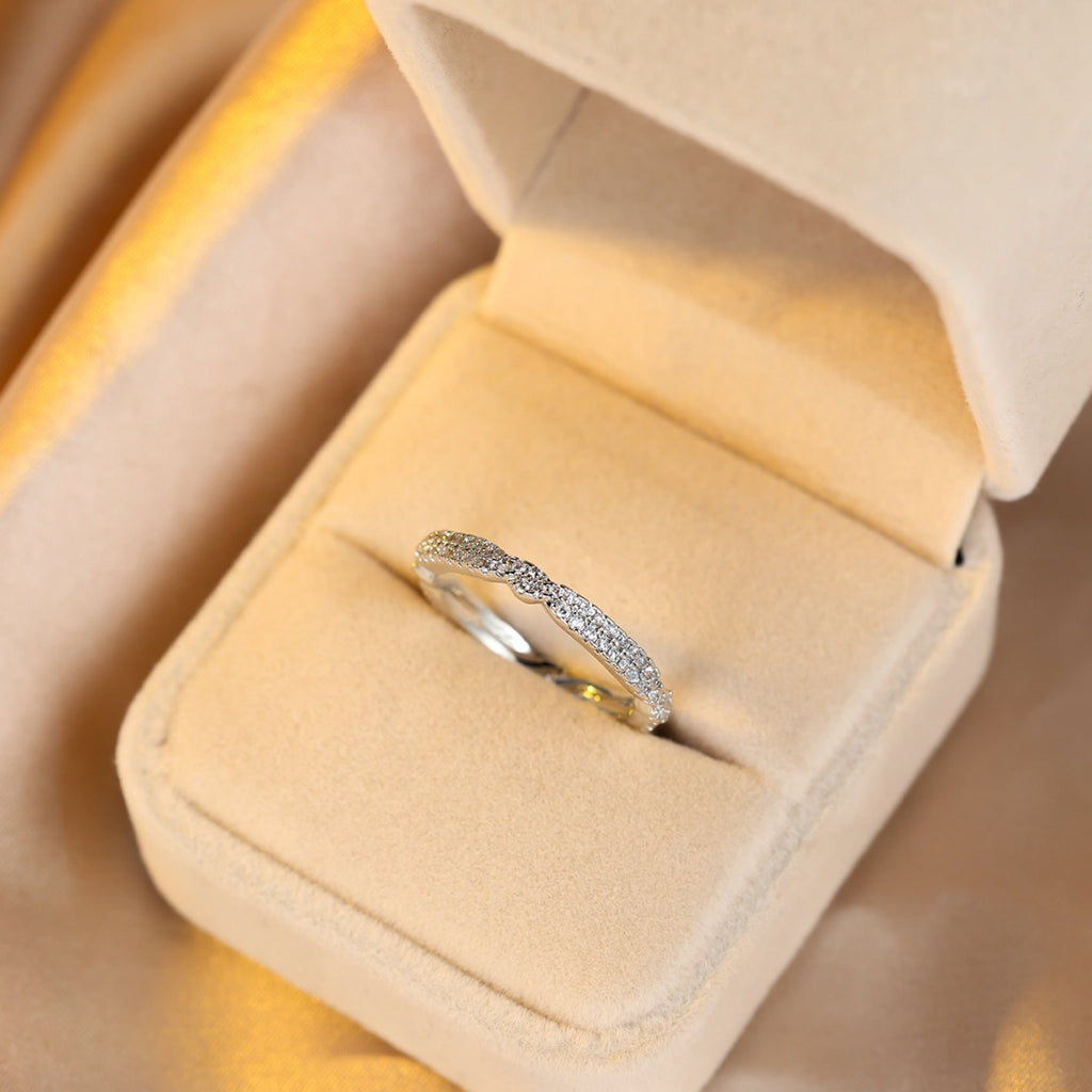 Damen Ring mit funkelnden Zirkonia und exquisitem Wellenmuster Shop Nory
