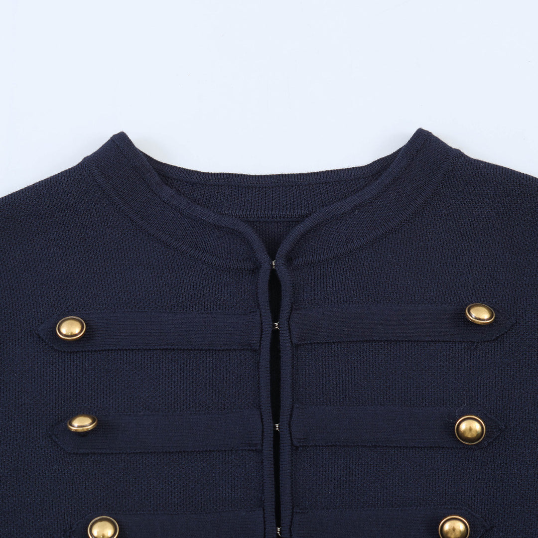 Damen nan military-inspirierte Kurzjacke mit runder Halslinie, taillierter Silhouette und goldfarbenen Zierknöpfen Shop Nory