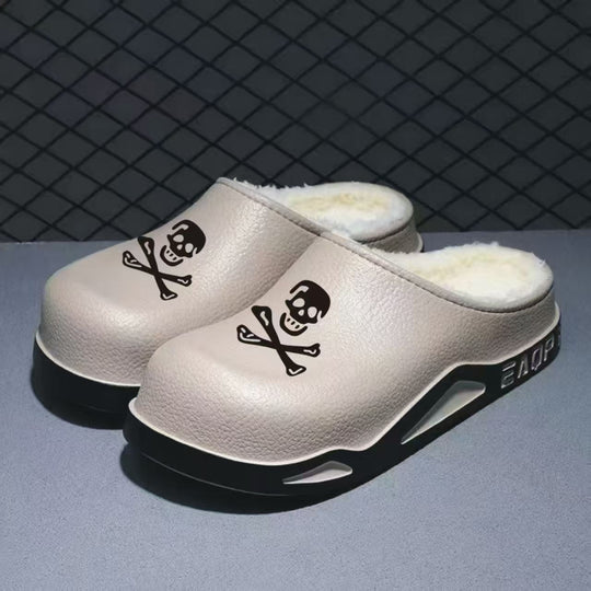 Herren Gefütterte PU-Clogs mit Totenkopfprint und profilierter EVA-Sohle Shop Nory