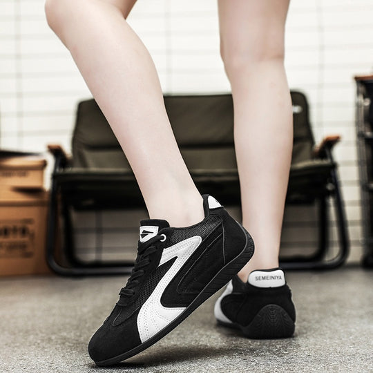 Damen retro-angehauchte Veloursleder-Sneaker mit atmungsaktivem Mesh-Einsatz und rutschfester Gummilaufsohle Shop Nory