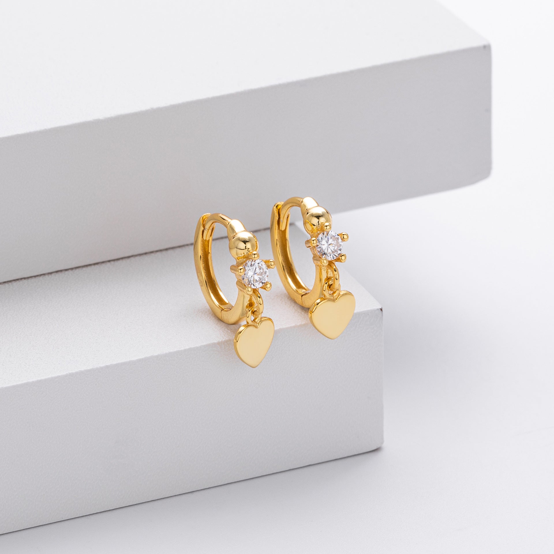 Damen Ohrhänger aus 925 Sterling Silber mit funkelndem Zirkon und herzförmigem Anhänger Shop Nory