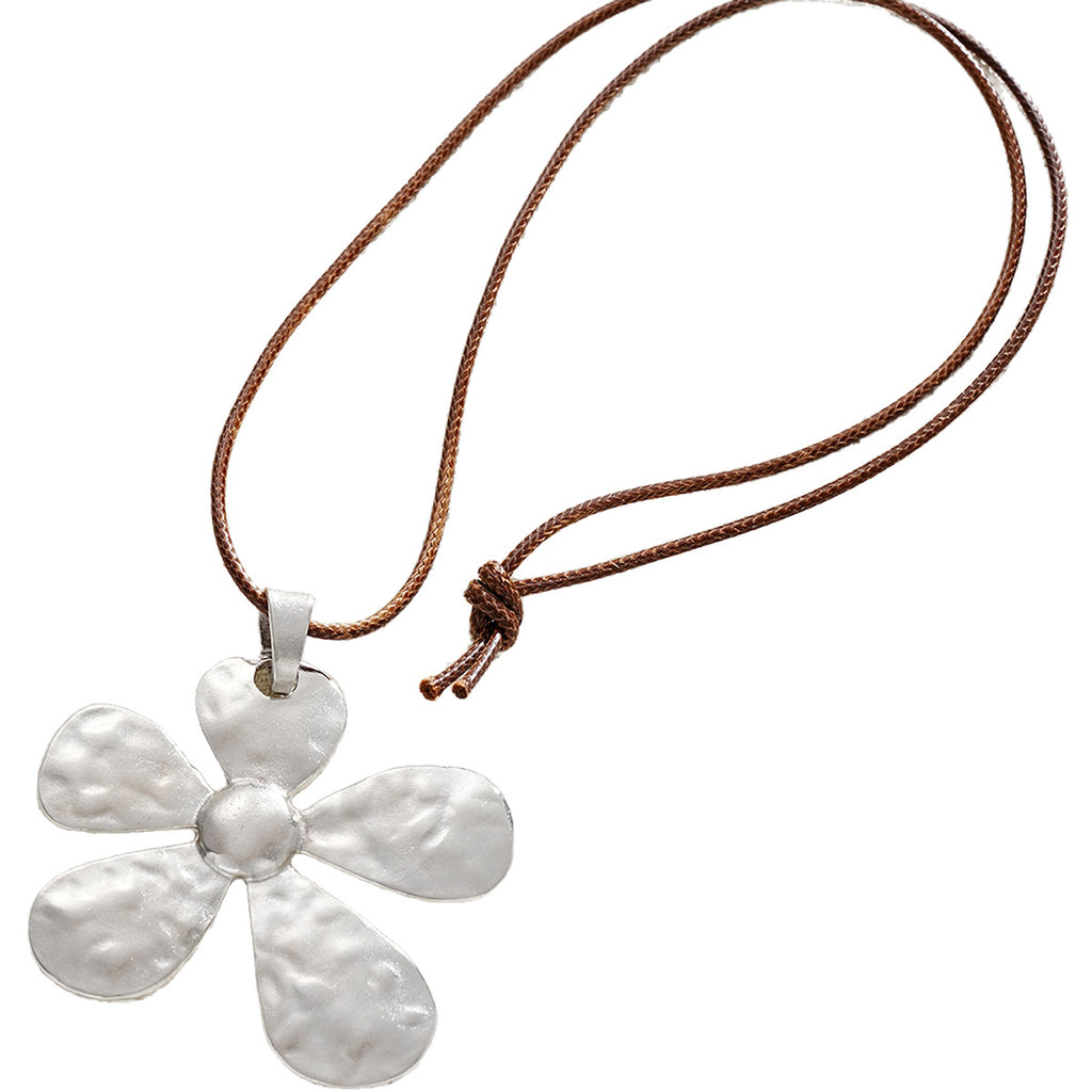Damen Halskette mit floralen, handgefertigten Anhängern aus hochwertigem Metall Shop Nory