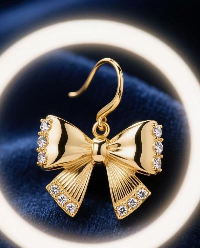 Damen Halskette mit elegantem Schleifen-Anhänger und funkelnden Zirkonia-Details Shop Nory
