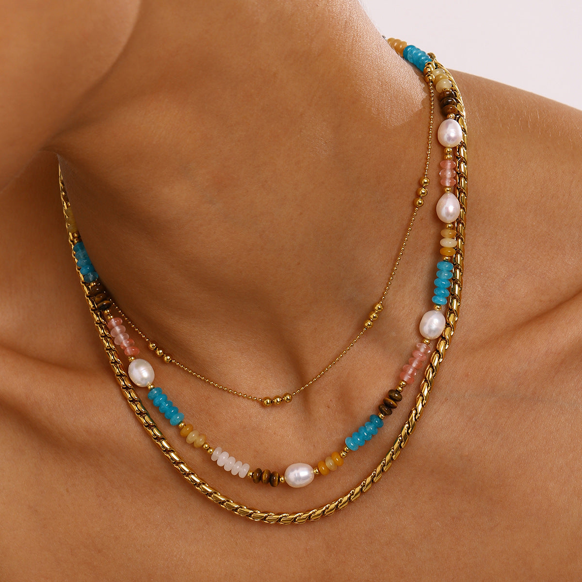 Damen Halskette mit eleganten Perlen- und Kugeldetails Shop Nory