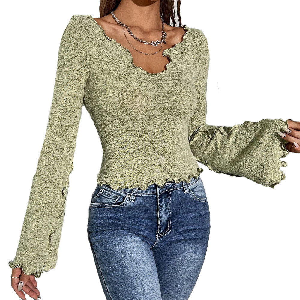 Damen figurbetontes Feinstrick-Longsleeve mit V-Ausschnitt, welligem Saum und Glockenärmeln Shop Nory