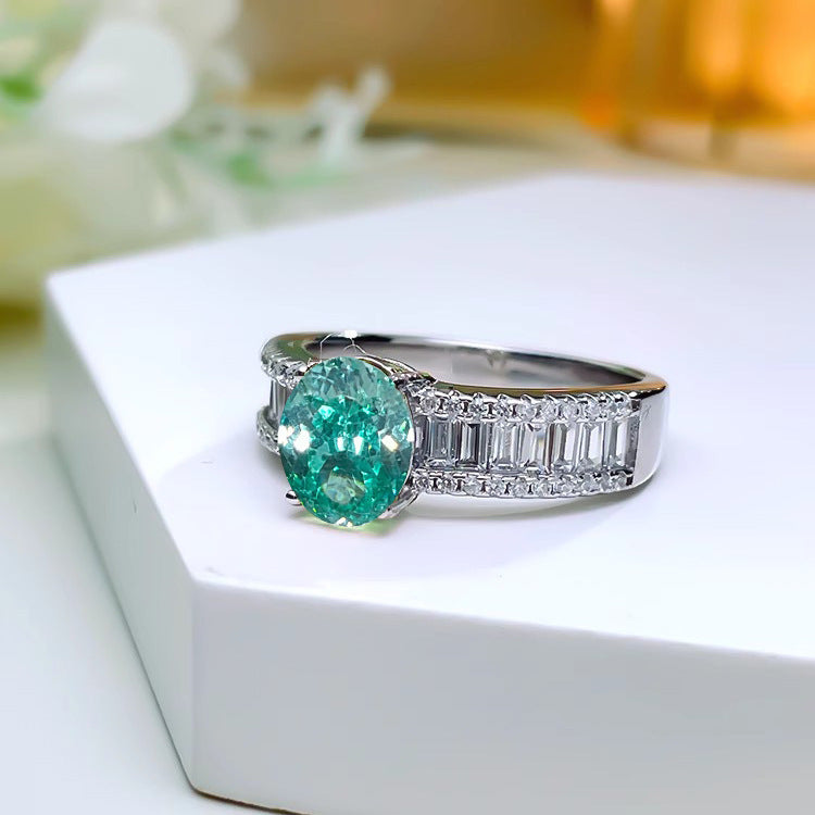 Damenring mit ovalem Edelsteinbesatz und elegantem Zirkonia Schmuck Shop Nory