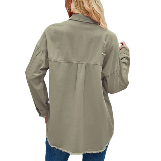 Damen Oversized Denim Jacke mit fransigen Details und Knopfleiste