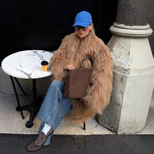 Damen Oversize Shaggy‑Kunstpelz‑Mantel mit langer Florstruktur und verdeckter Knopfleiste Shop Nory