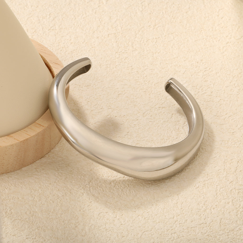 Damen verstellbarer Armreif mit modernem, geschwungenem Design Shop Nory