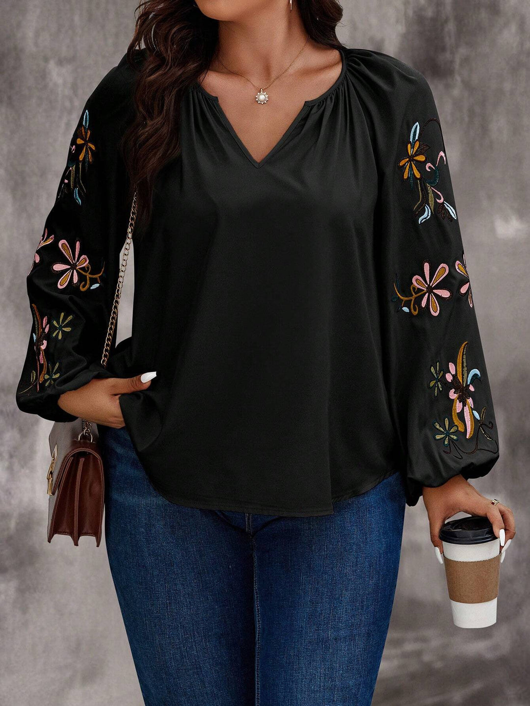 Damen Locker sitzende V-Ausschnitt Bluse mit floraler Stickerei an Ballonärmeln Shop Nory