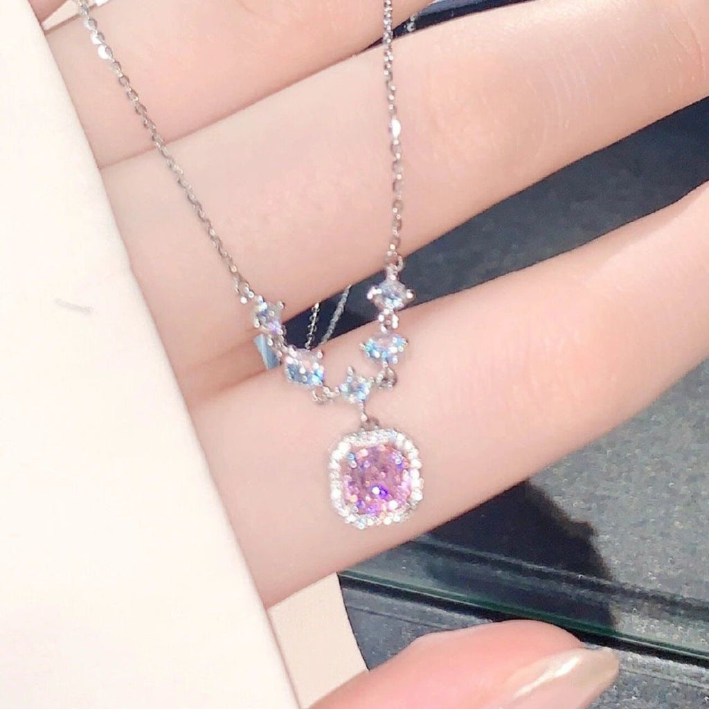 Damen Zarte Halskette mit funkelndem Kristallanhänger und eleganter Detailverarbeitung Shop Nory