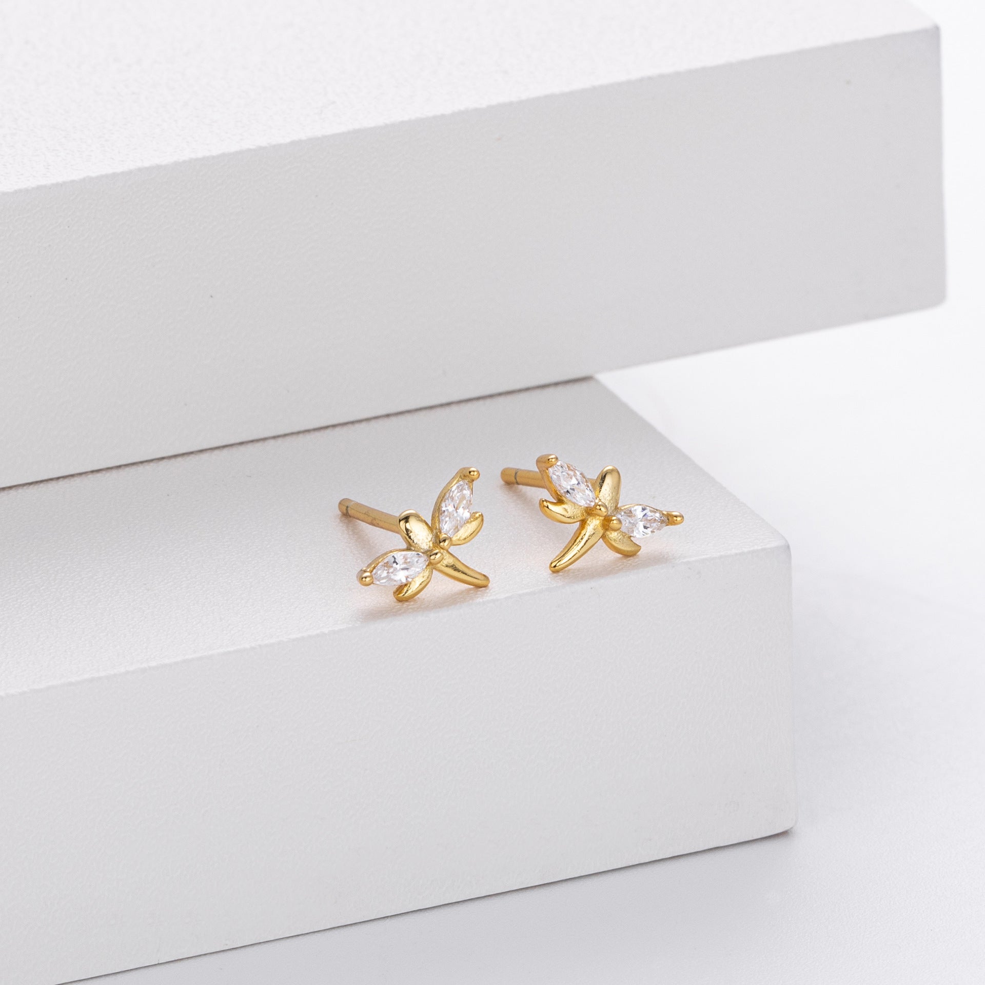 Damen Ohrstecker im eleganten Schmetterlingsdesign aus hochwertigem 925 Sterling Silber Shop Nory