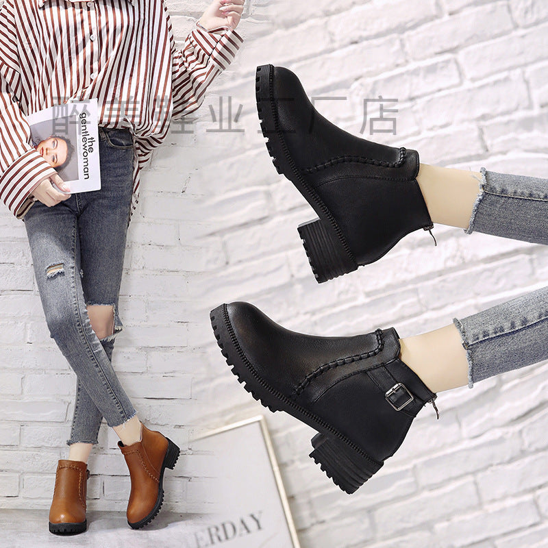 Damen Kurzschaft-Ankleboots mit Ziernaht, robuster Lug‑Sohle und verstellbarem Schnallenriemen Shop Nory