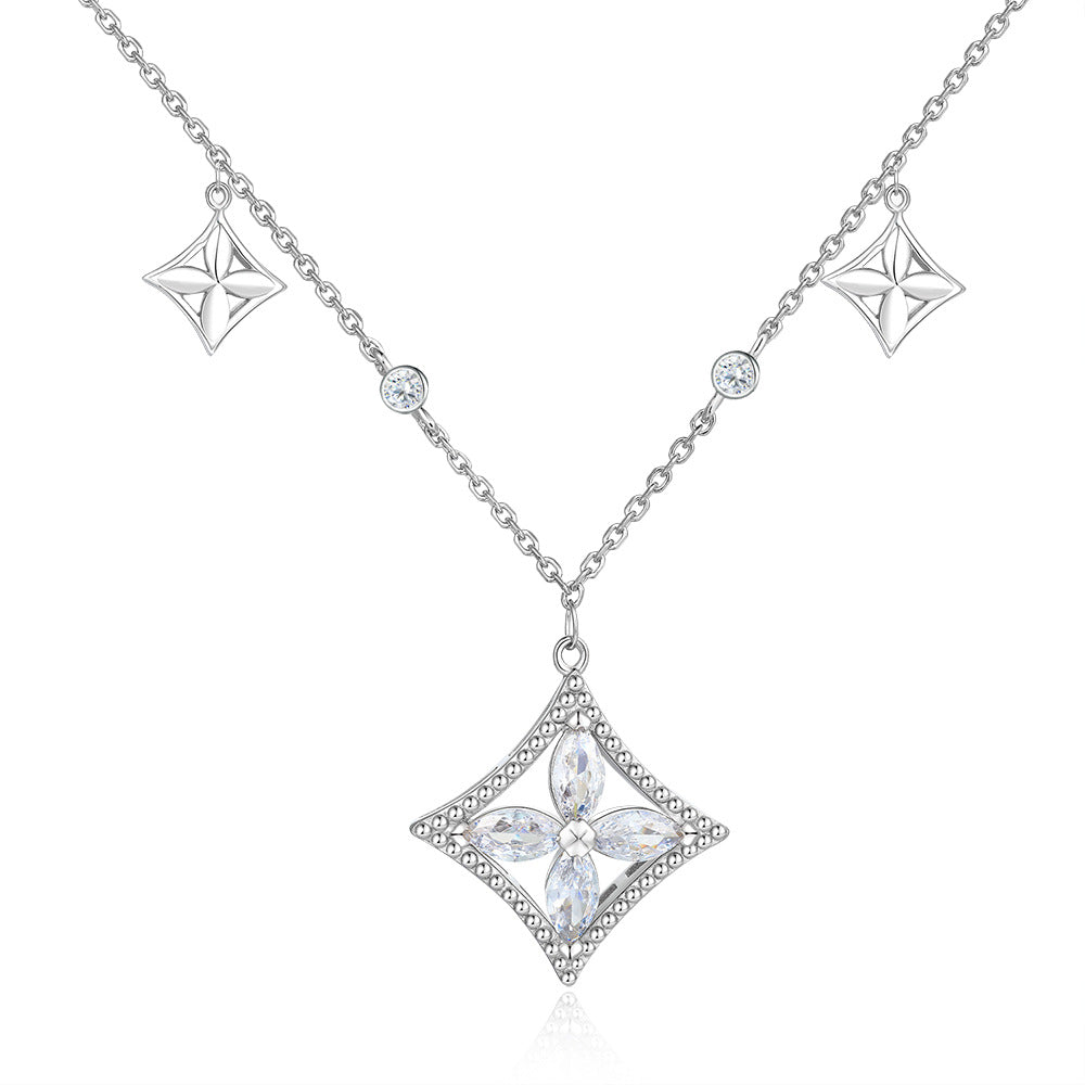 Damenkette mit funkelndem Anhänger und kunstvoller Kristallverzierung Shop Nory