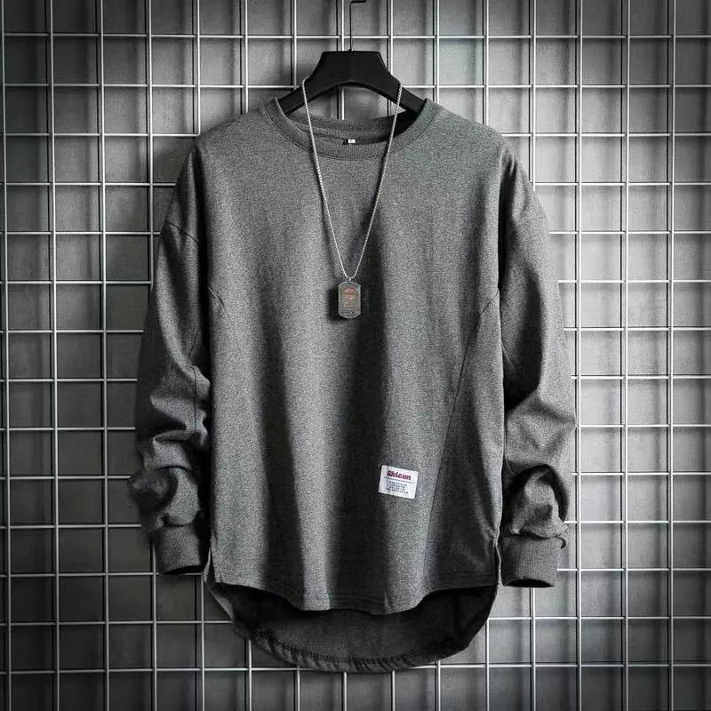 Herren weites Langarm-Sweatshirt mit verlängertem Rückensaum und aufgenähtem Label Shop Nory