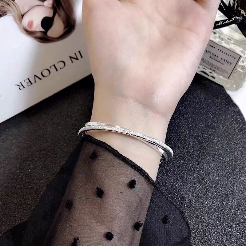Damenarmband mit eleganter, minimalistischer Designlinie Shop Nory